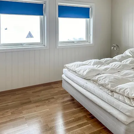 Holiday home Beautiful In With Kitchen